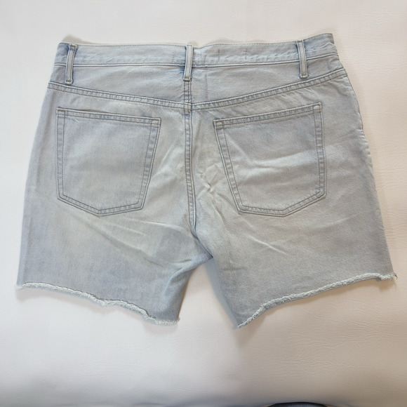 GAP 1969 Jeans Shorts Women S.30 Sexy Boyfriend Light Blue Mid-Rise Cut-Off Hem - Picture 5 of 7